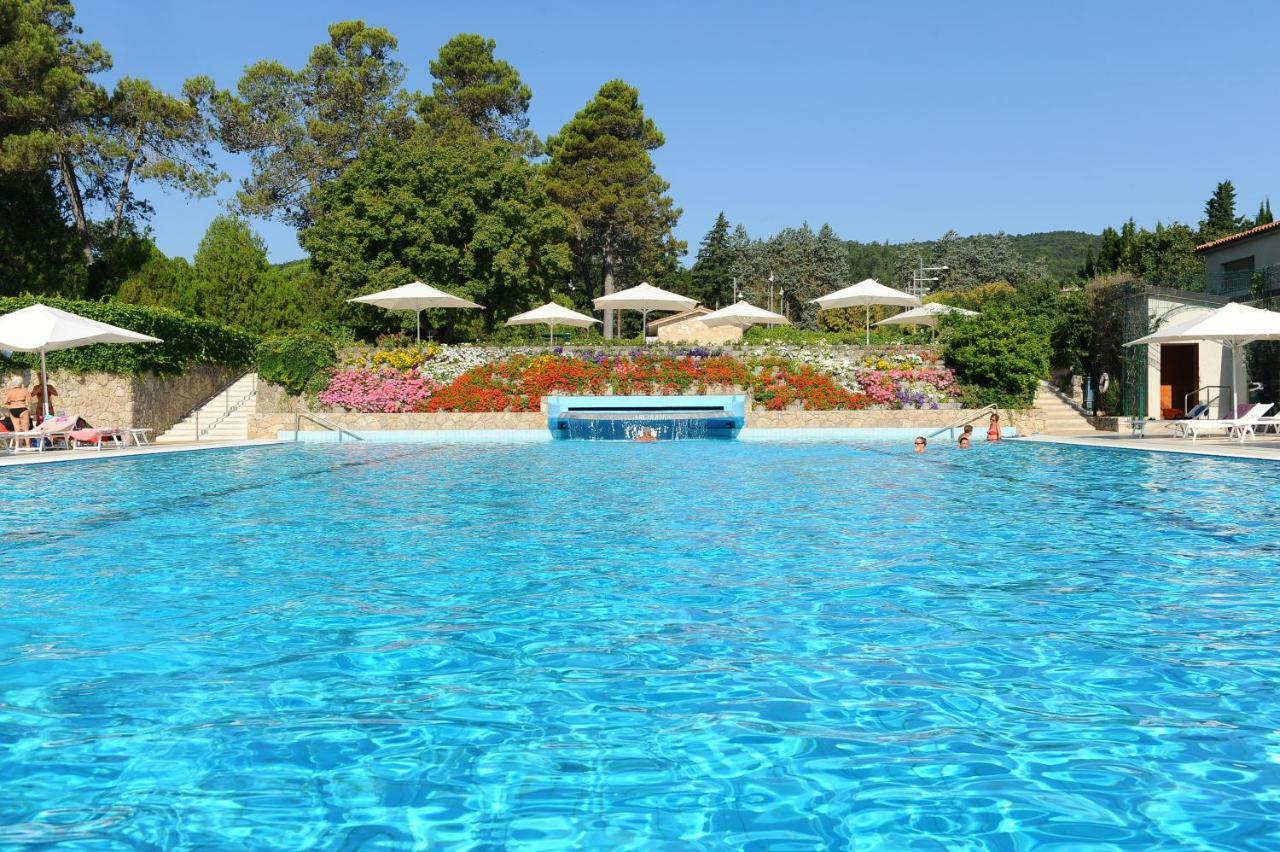 Parco Delle Piscine Hotel Sarteano Exterior photo